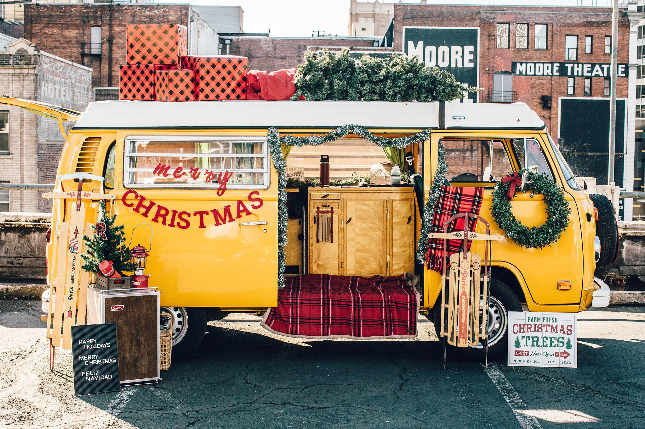 ChristmasVan2018-100.jpg